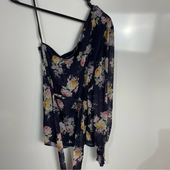 Gibson Look Navy Floral One Shoulder / Sleeve Chiffon Smocked Cuff Top - Picture 7 of 9